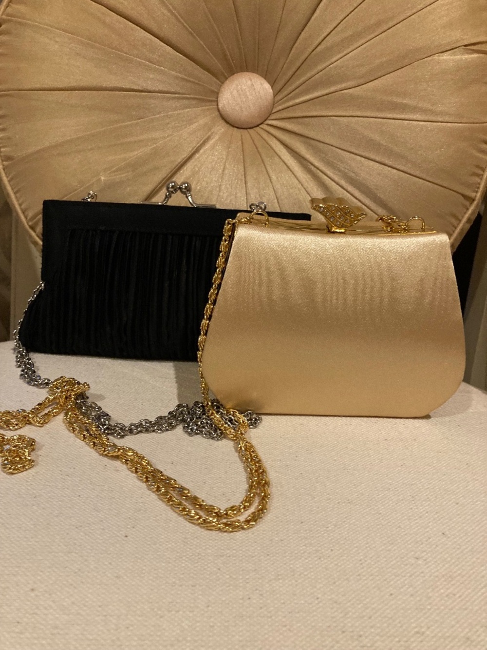 2 JESSICA MCCLINTOCK and LA REGALE Mini Clutches Gold and Black